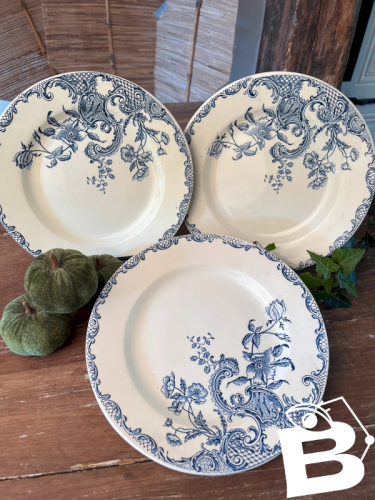 3 assiettes plates en terre de fer modèle Pascal