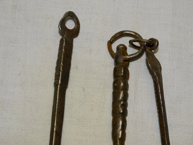 -3 BELLES ANCIENNES CLES AFRIQUE DU NORD FER FORGE COLLECTION déco VITRINE    D