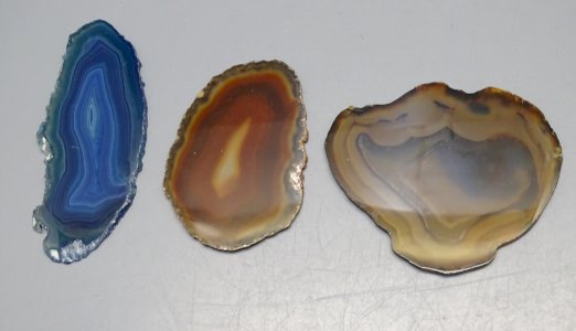 - 3 BEAUTIFUL SLICES OF AGATE IN RUSTY BLUE AND BROWN DISPLAY COLLECTION D