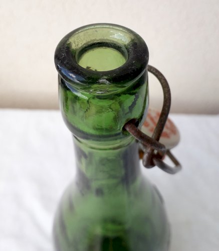 3 bouteilles en verre