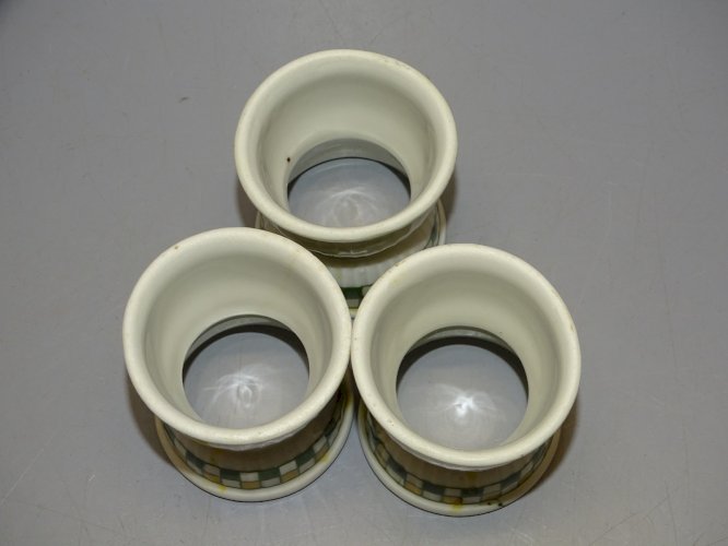 -3 COQUETIERS CERAMIQUE A DECORS de DAMIERS VERTS et JAUNES BORDS VERTS   D