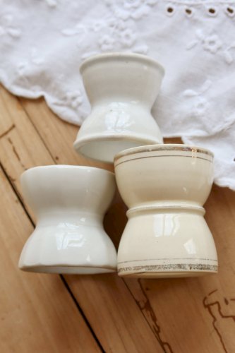 3 coquetiers diabolo vintage dépareillées faïence