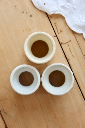 3 coquetiers diabolo vintage dépareillées faïence