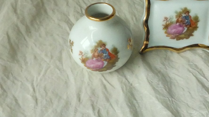 3 MINIATURES EN PORCELAINE DE LIMOGES SIGNÉ FRAGONARD*