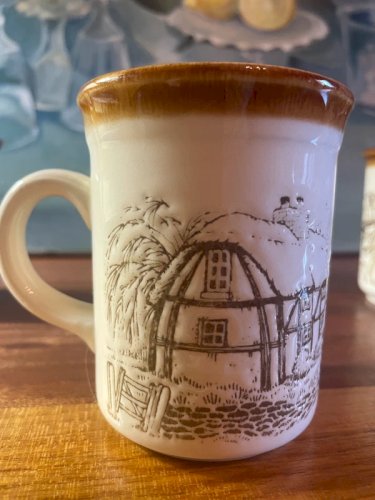 3 mugs Biltons England