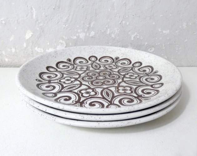 3 petites assiettes STAFFORDSHIRE grès vintage