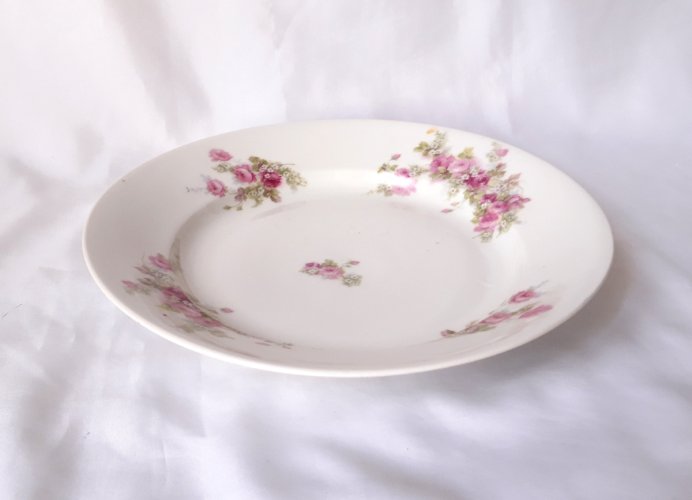 3 plats assortis porcelaine opaque 19ème décor de roses