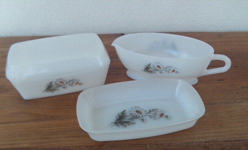  3 PLATES (butter dish sauce boat) FLOWERS rmarguerites 2364 ARCOPAL FRANCE