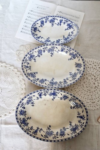 3 plats de service ovales - Service porcelaine Dresden - Motif fleuri