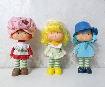3 Strawberry Shortcake dolls