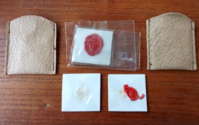 3 reliquaire Étoffe ayant enveloppé Les ossements Ste Thérèse de L Enfant Jésus