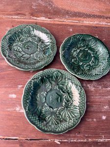 3 Gien saucers vine leaves.