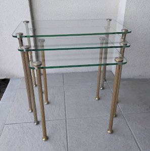 3 tables gigognes laiton et verre