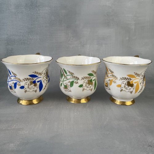 3 tasse à thé porcelaine anglaise CROWN STAFFORDSHIRE England à décor de fleurs