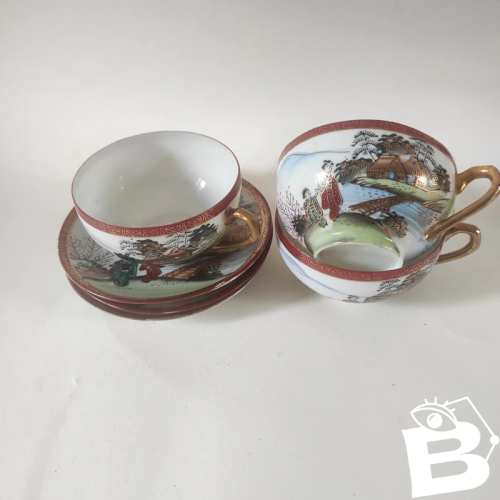 3 tasses à thé anciennes en porcelaine fine Japonaise