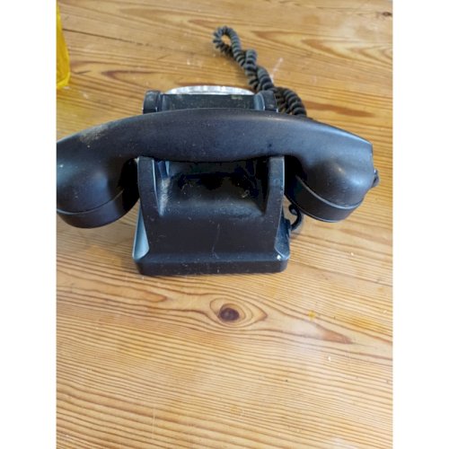 3 Téléphones en Bakélite