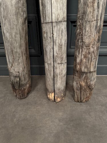 3 totems en bois art populaire représentant les rois mages milieu XXe L9205