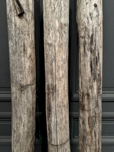 3 totems en bois art populaire représentant les rois mages milieu XXe L9205