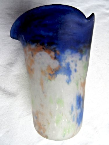 3 tulipes en verre marmoréen, base bleue + touches multicolores, Degué ou Muller