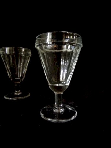 3 verres à pied de bistrot anciens - vins cuits