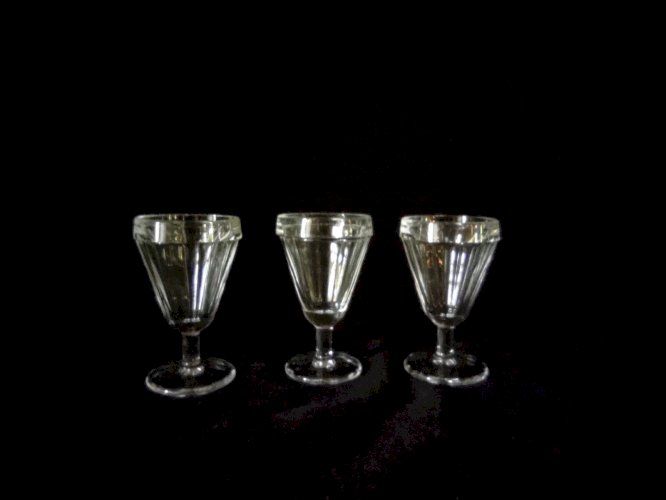 3 verres à pied de bistrot anciens - vins cuits