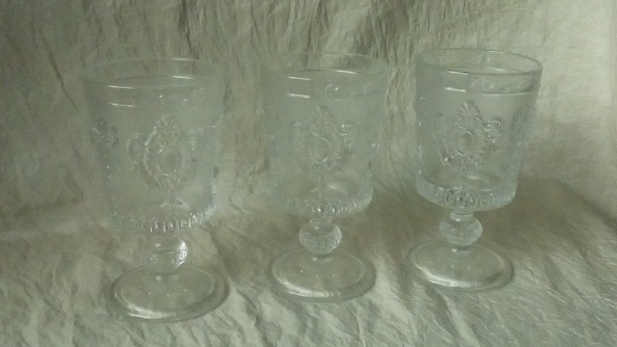 3 VERRES A PIED EN VERRE TAILLE DE STYLE CHARLES X *