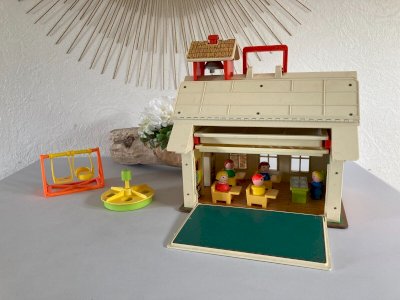 325⚜️ Vintage Fisher Price 923 Play Family School and Bell Toy