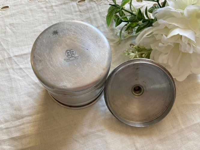 325⚜️ Ancien Pot à Épices Chicorée en Aluminium Vintage Authentique Haut 11 Cm