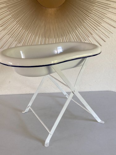 325⚜️ Ancienne Bassine Bidet Sur Pieds en Tôle Émaillée Blanc Liseré Bleu