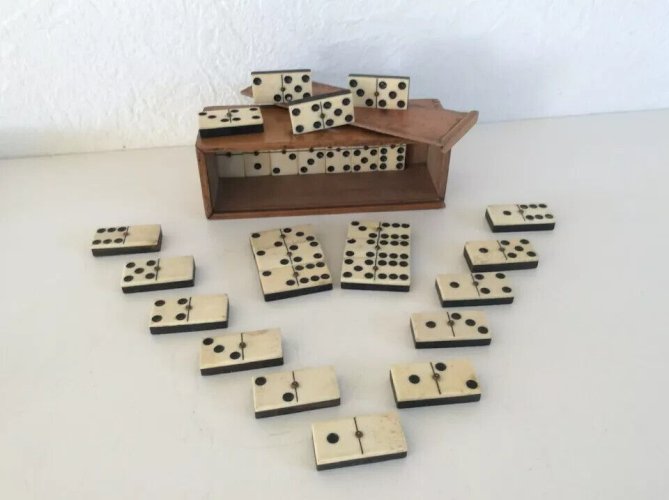 4 ⚜️ Ancien Vieux Jouet Jeu De Société Boite en Bois 28 Dominos Vintage