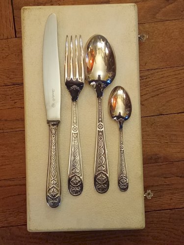 4 Anciens Couverts cuillère fourchette couteau Christofle modèle Villeroy