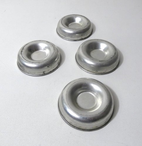 4 anciens moules à gateau métal vintage