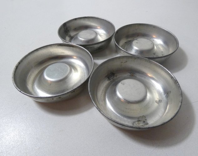 4 anciens moules à gateau métal vintage