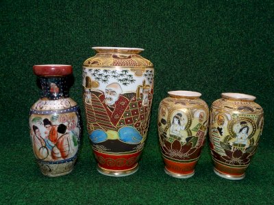 -4 ANCIENT SATSUMA PORCELAIN VASES JAPAN DISPLAY CASE COLLECTION D