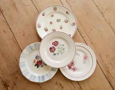 4 mismatched vintage floral ceramic dessert plates – Rosie Lot