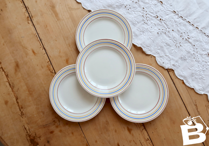 4 assiettes à dessert vintage Céranord Saint-Amand rayures rouge bleu jaune