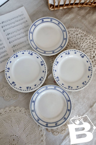 4 assiettes à dessert vintage dépareillées en faïence motif fleuri - Lot Fl
