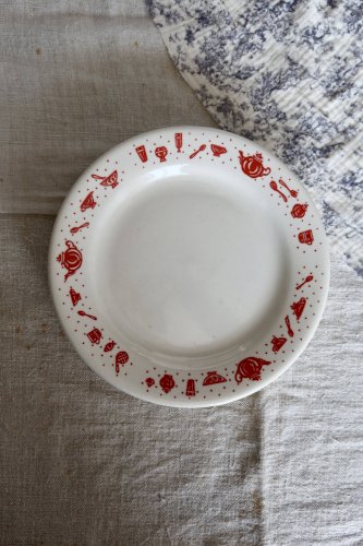 4 assiettes à dessert vintage en porcelaine à liseré rouge motif petit déjeuner