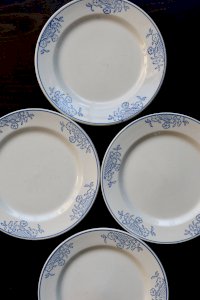 4 assiettes à dessert vintage faïence - Liseré bleu et motif fleuri