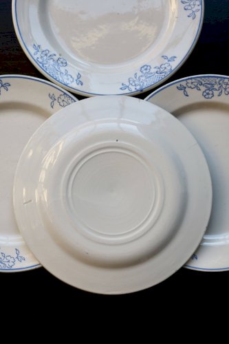 4 assiettes à dessert vintage faïence - Liseré bleu et motif fleuri