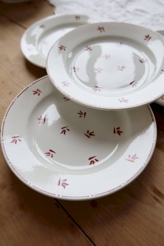 4 assiettes à dessert vintage faïence motifs rouge