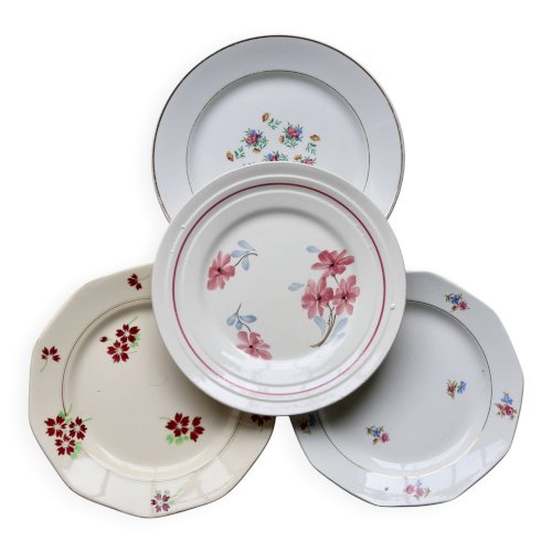 4 assiettes à dessert vintage fleuries dépareillées en faïence