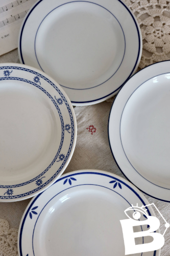 4 assiettes à dessert vintage porcelaine faience dépareillée bleue blanche