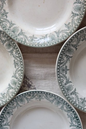 4 assiettes creuses anciennes terre de fer – Moulins des Loups, modèle Wilb