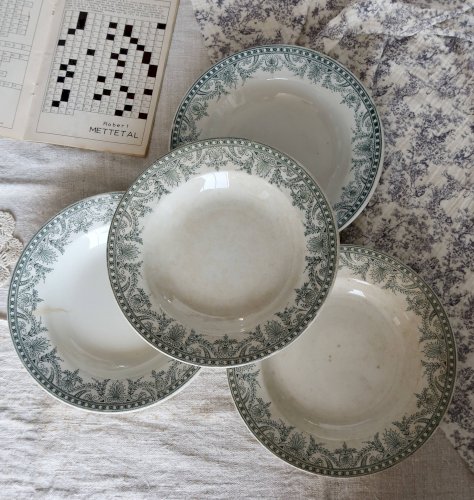 4 assiettes creuses anciennes terre de fer – Moulins des Loups, modèle Wilb