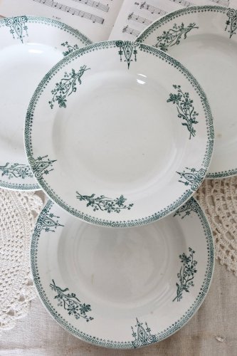 4 assiettes creuses anciennes terre de fer Saint Amand XIXème