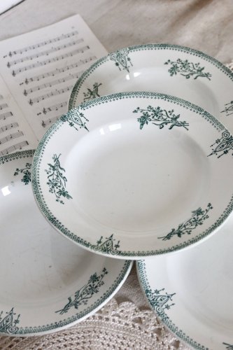 4 assiettes creuses anciennes terre de fer Saint Amand XIXème