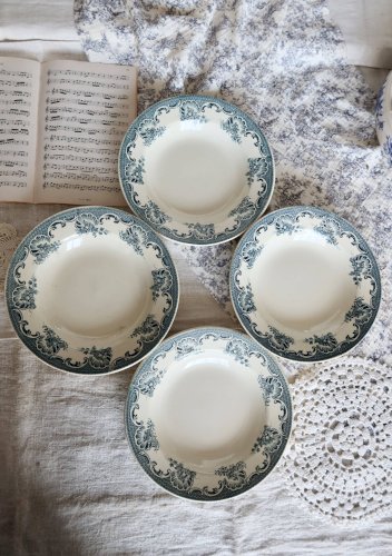 4 assiettes creuses antiques Moulin des Loups Lavallière  - Liseré fleuri -