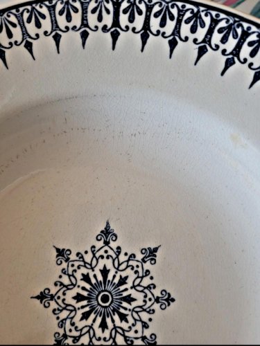 4 assiettes creuses Saint Amand, service Primax en terre de fer bleue, début 1900