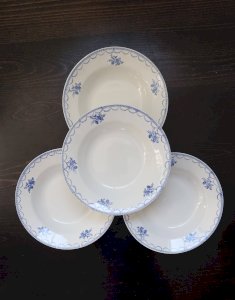 4 assiettes creuses vintage Céranord Saint Amand — Faïence blanche décor fl